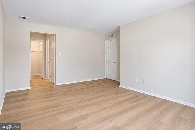 Building Photo - 382 Andover Pl