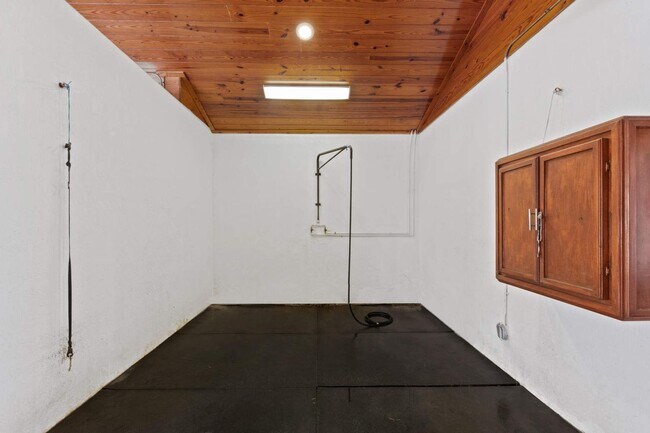 Building Photo - 4751 S Rd