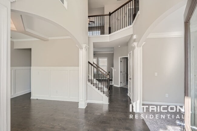 Building Photo - 2906 Cove View Ct SE