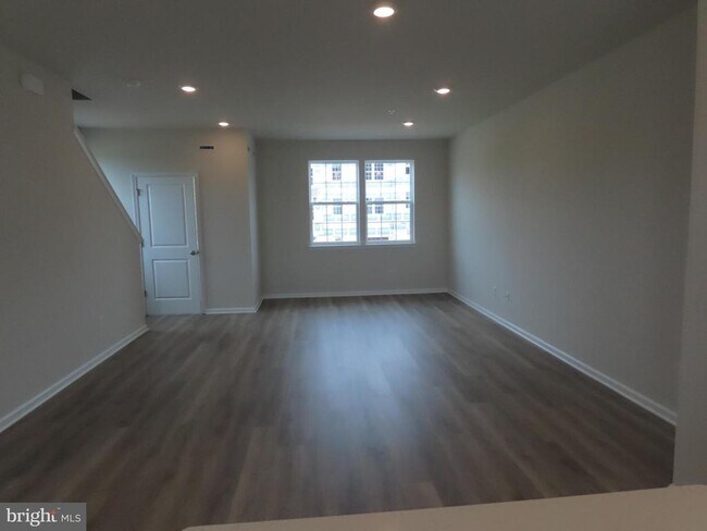 Building Photo - 3074 Martha Wy