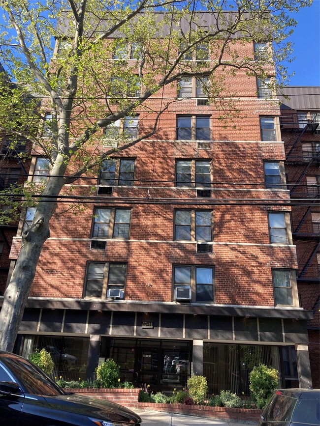 Building Photo - 67-41 41st St