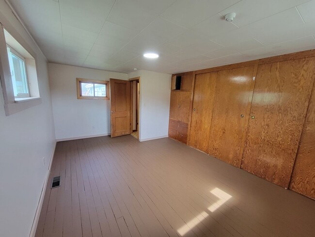 Building Photo - 5 Bedroom Home in Usk, WA