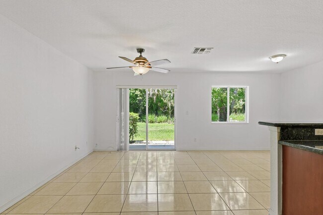 Building Photo - 2257 Marshfield Ct