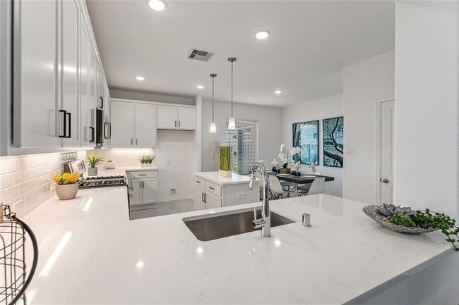 Building Photo - 550 Long Beach Bay Dr