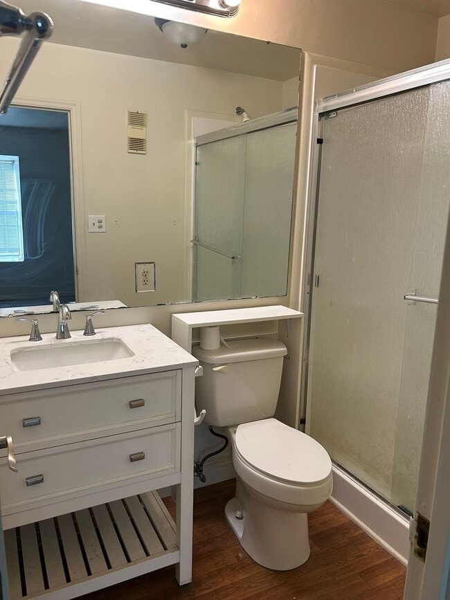 Building Photo - Town House- Rocky Mount