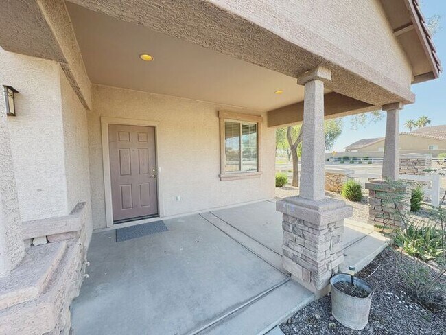 Building Photo - MOVE IN SPECILAS!! 5BD 3BA IN JOHNSON RANC...