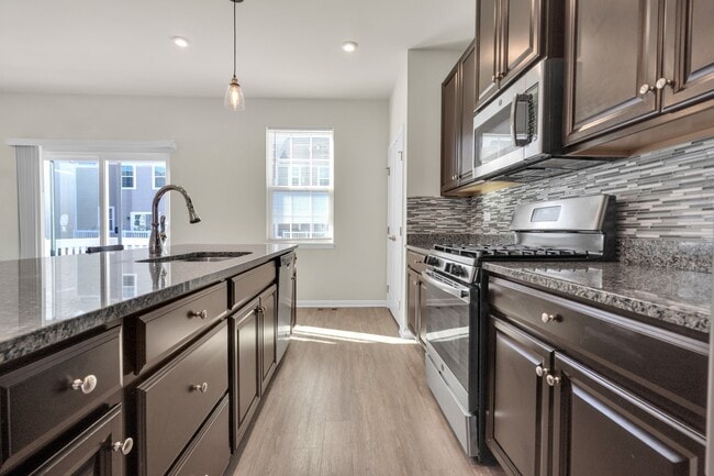 Building Photo - 773 Rockwell Ln