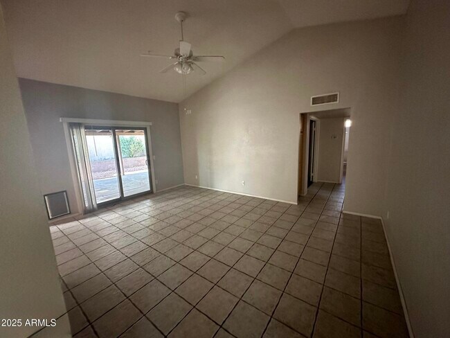 Building Photo - 4934 W Grovers Ave