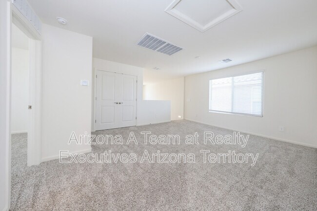 Building Photo - 7867 S Walnutview Dr