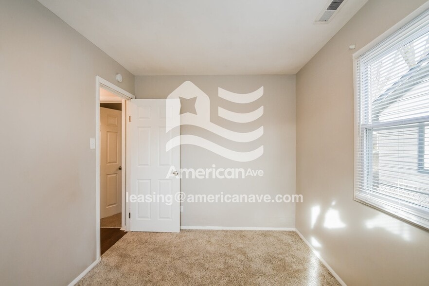 Building Photo - 2610 Horton Dr