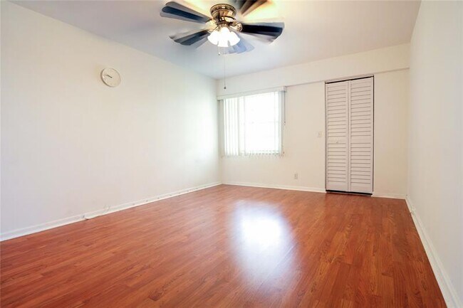 Building Photo - 300 SW 134th Way