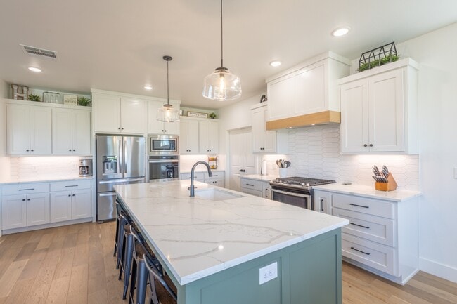 Building Photo - 4324 Cedar Creek Rd