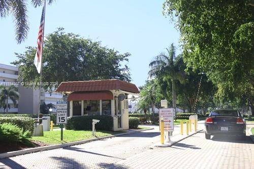 Building Photo - 8962 S Hollybrook Blvd