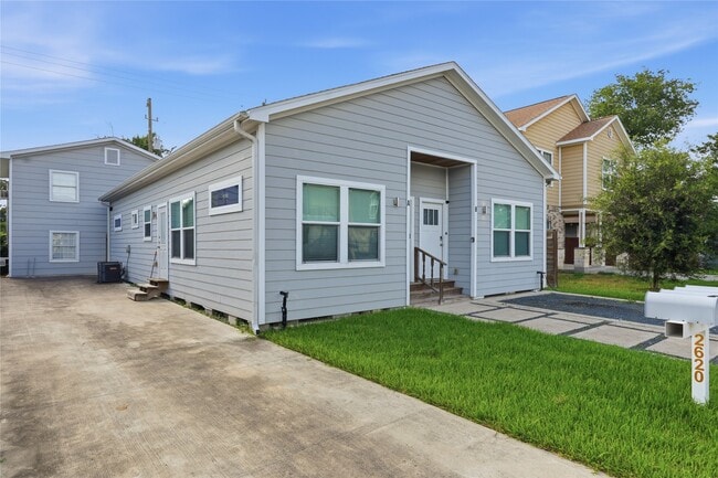 Building Photo - 2620 Delafield St