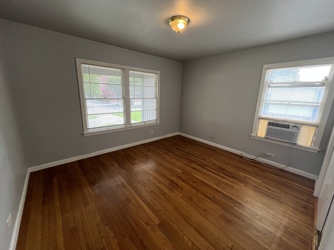 Building Photo - 233 Arvin Dr