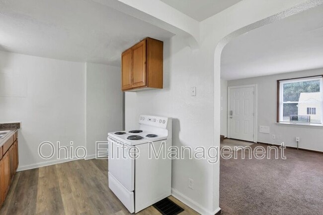 Building Photo - 1753 E Frankfort St