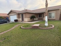 Building Photo - FOR RENT – Spacious 5 Bed / 3 Bath Home in Calexico!