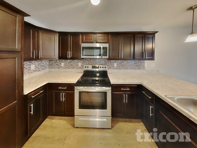 Building Photo - 7364 Townsend Village Ln
