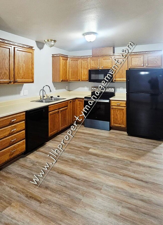 Building Photo - 1776 S Hance Dr