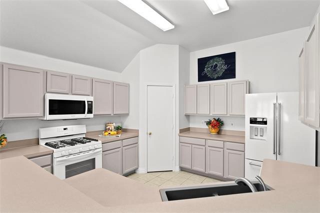 Building Photo - 5961 Cheyenne Wy