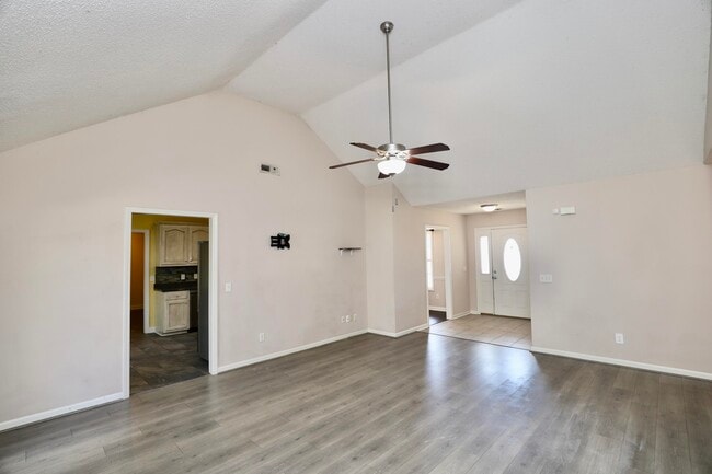 Building Photo - 2605 Turningleaf Ln