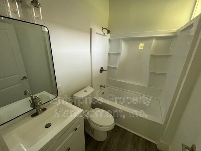 Building Photo - 1131 Rozelle St