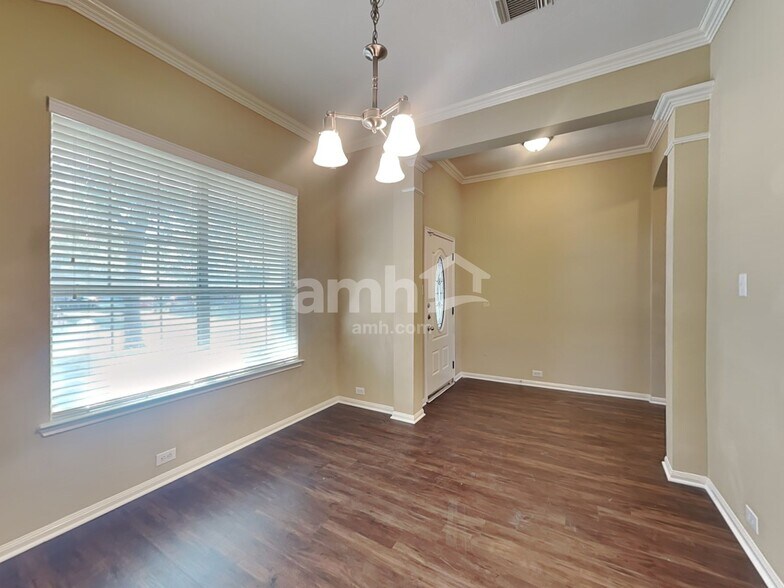 Building Photo - 15919 Sonoma Park Dr