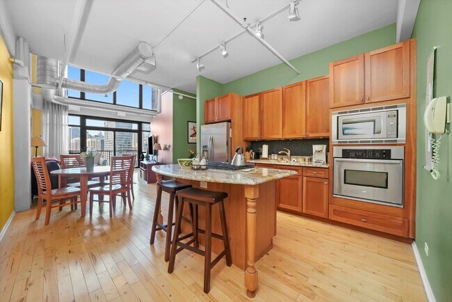 Building Photo - 1530 S State St