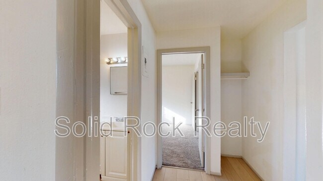 Building Photo - 1411 S Corona Ave