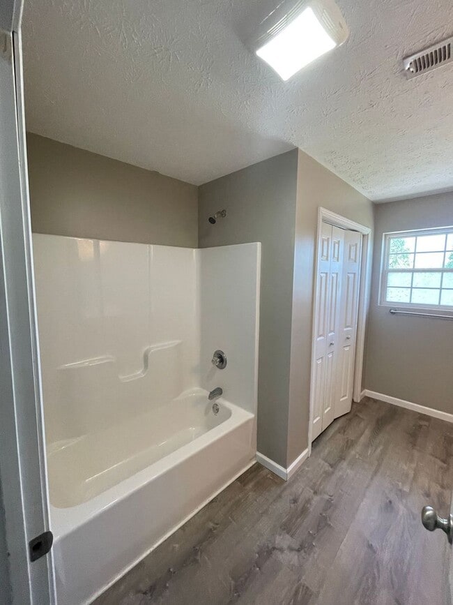 Building Photo - Single Family Home in White Pine TN