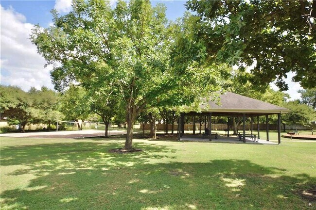 Building Photo - 1016 Winnsboro Lp