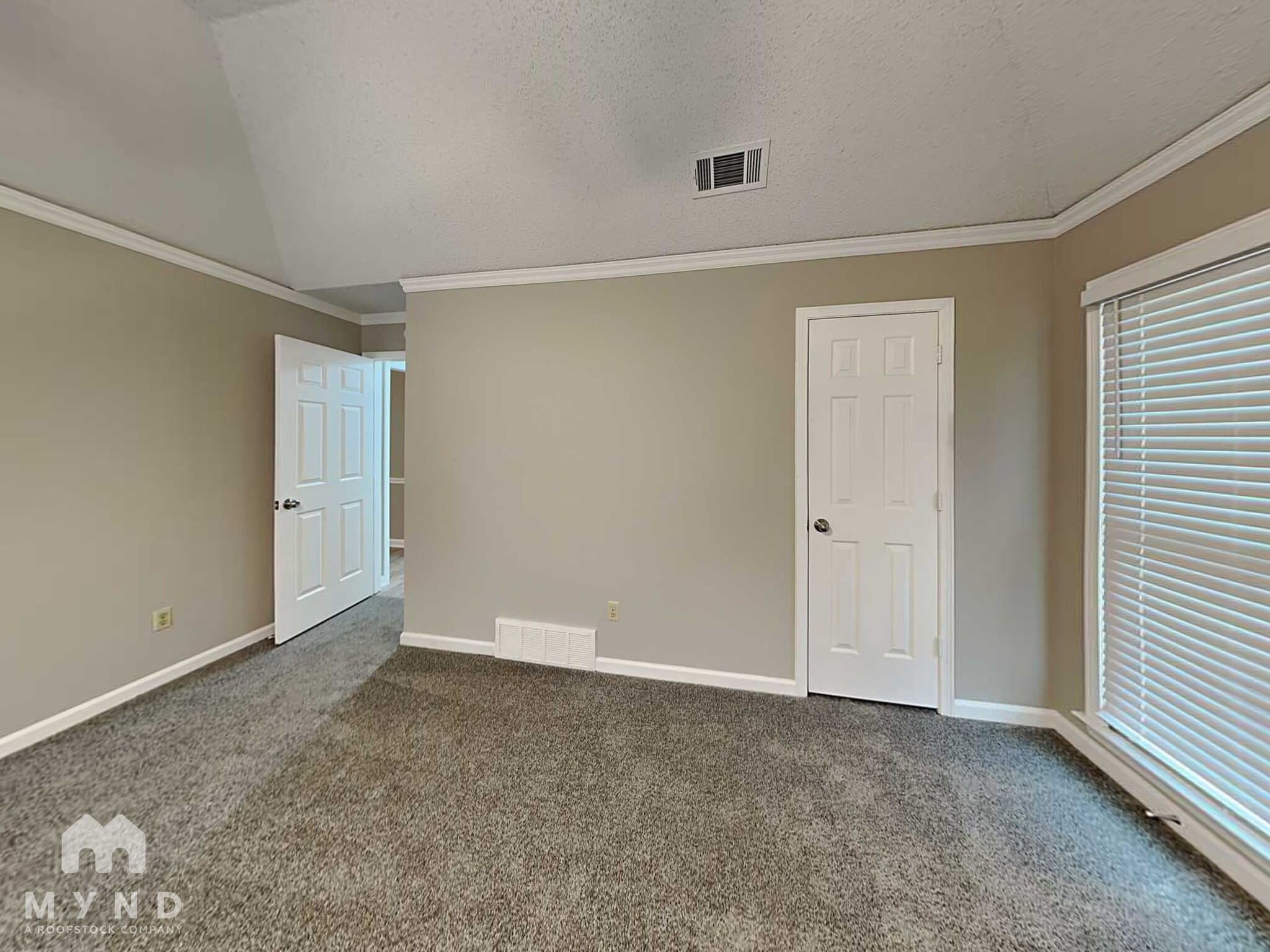 Building Photo - 4569 Falkland Dr