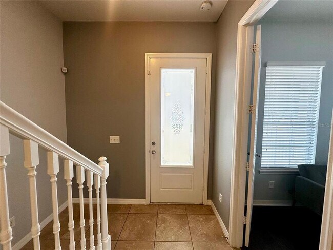 Building Photo - 373 Old Farm Ln