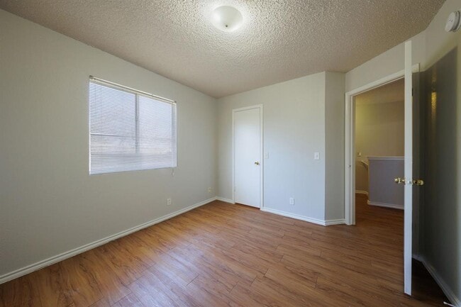 Building Photo - 13812 Spring Heath Rd