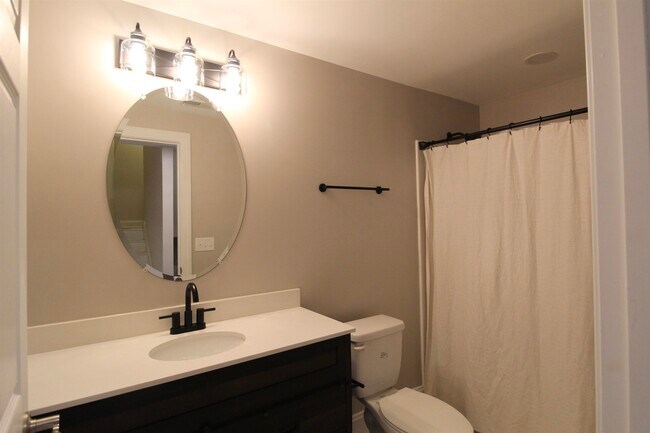 Building Photo - 2221 Lapis Ln