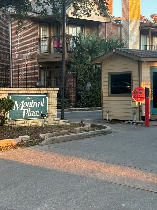 Building Photo - 2121 Hepburn St