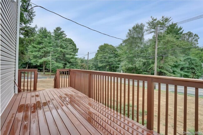 Building Photo - 9 Linda Ln