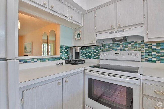 Building Photo - 305 47th Avenue Dr W