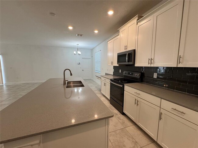 Building Photo - 9161 Cut Shot Dr