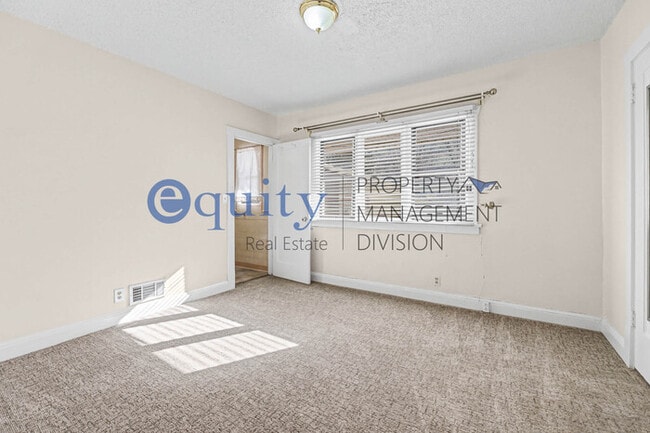 Building Photo - Murray House for Rent