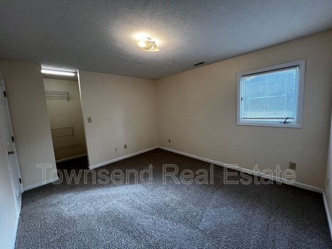 Building Photo - 1031 Ancestry Dr