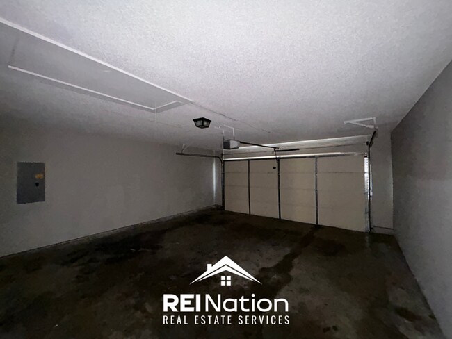 Building Photo - HORN LAKE STUNNER! 3BR/2BA | Vaulted Ceilings & Fireplace | Covered Patio & Garage!