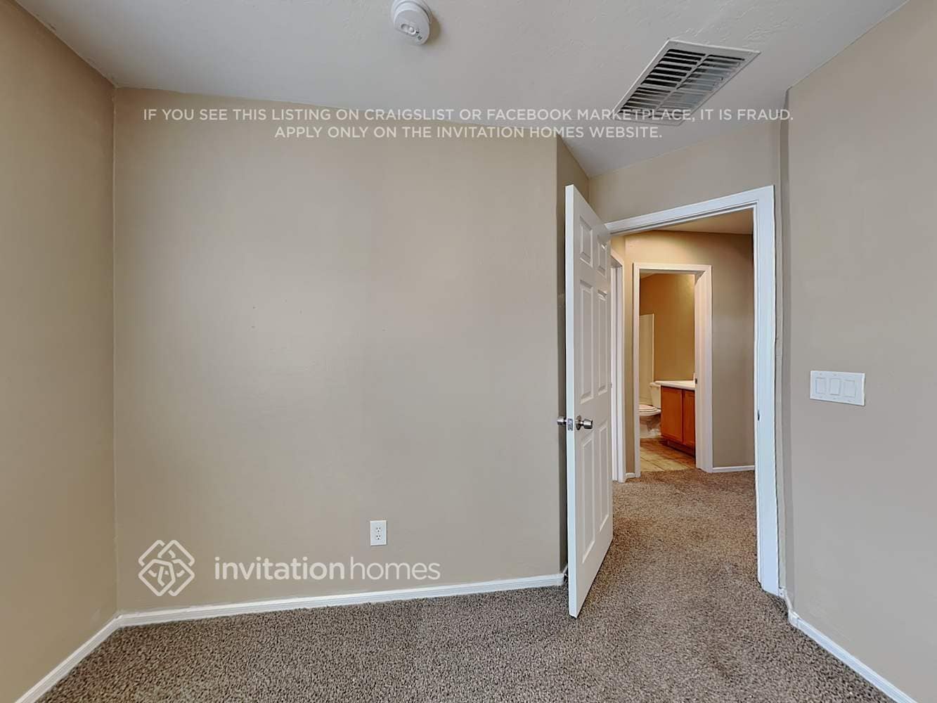 Building Photo - 4648 E Laurel Ave