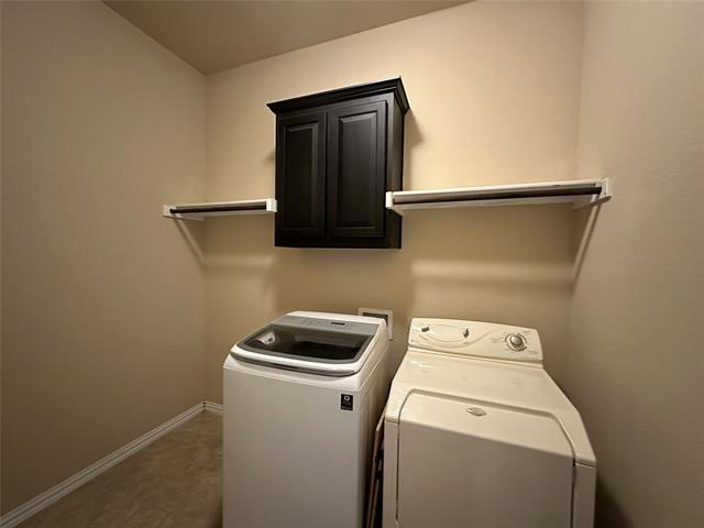 Building Photo - 2010 Sorrento Ln