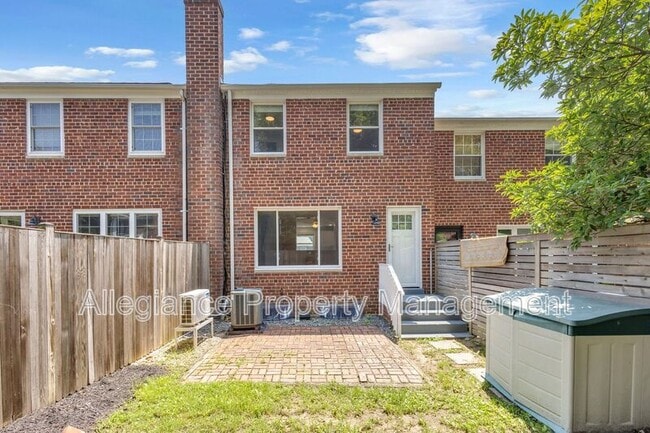 Building Photo - 46 Ancell St