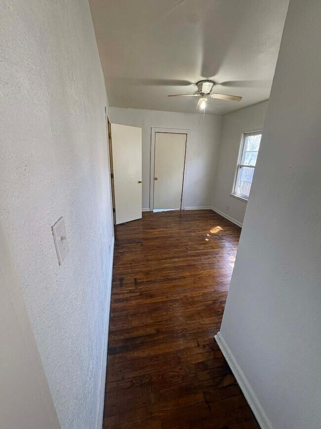 Building Photo - 510 N Central Ave