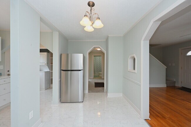 Building Photo - Renovated East Nashville Home | 3BR + Washer/Dryer + Off-Street Parking