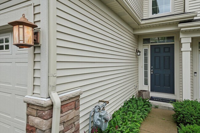 Building Photo - 485 S Jade Ln