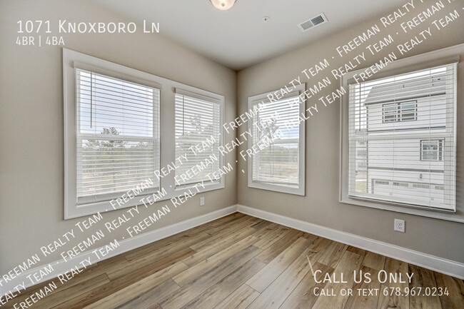 Building Photo - 1071 Knoxboro Ln