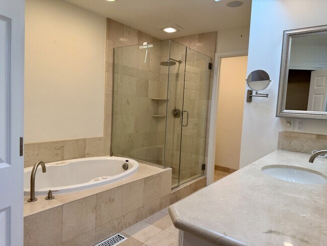 Building Photo - 16979 Roberts Rd